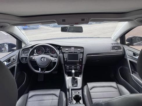 Used 2017 Volkswagen Golf S FWD image 18