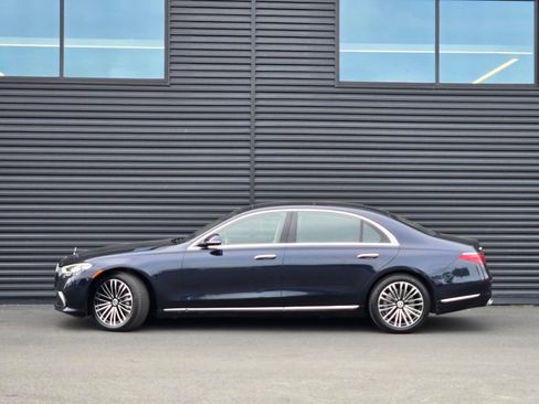 Used 2024 Mercedes-Benz S 580 4MATIC Sedan image 3