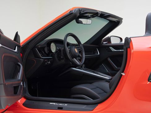 Used 2022 Porsche 911 Turbo S AWD/4WD image 2