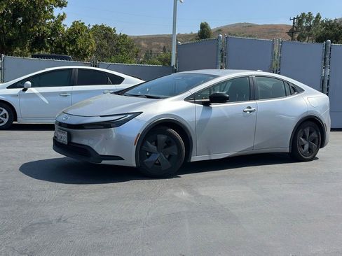 Used 2024 Toyota Prius LE FWD image 1