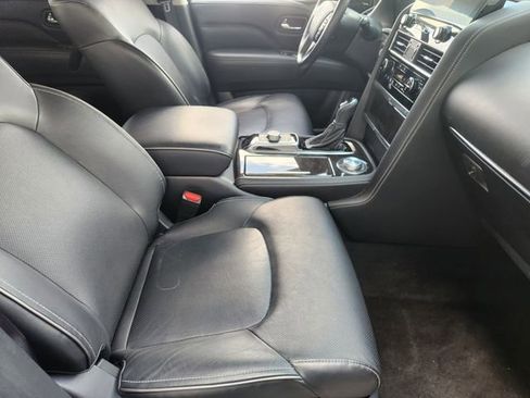 Used 2024 INFINITI QX80 Luxe image 11