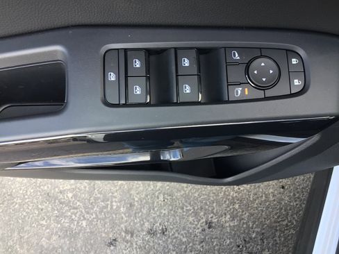 New 2026 Nissan Pathfinder SV image 8