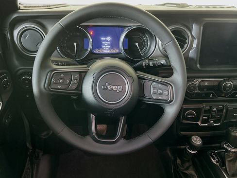 Used 2023 Jeep Wrangler Unlimited w/ 8.4" Radio Group image 17