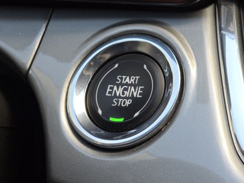 Used 2024 Chevrolet Trax LT FWD image 8