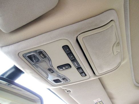 Used 2000 Jaguar XJ8 image 38