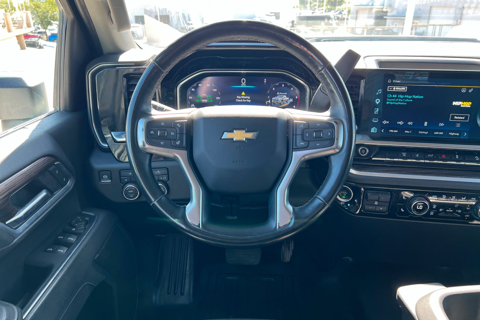 Used 2025 Chevrolet Silverado 2500 LT AWD/4WD image 12