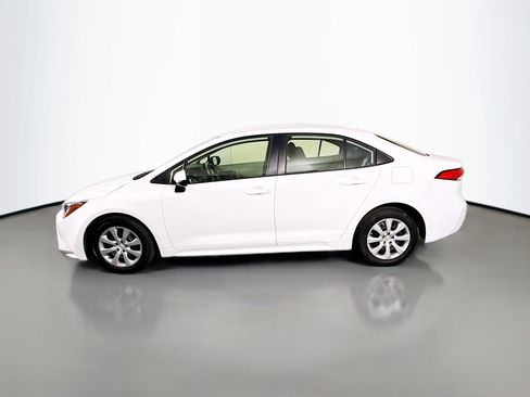 Used 2022 Toyota Corolla LE image 6