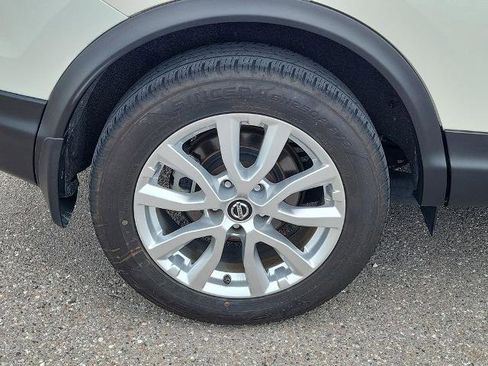 Used 2022 Nissan Rogue Sport SV AWD/4WD image 6