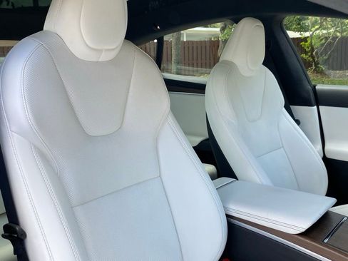 Used 2022 Tesla Model S image 37