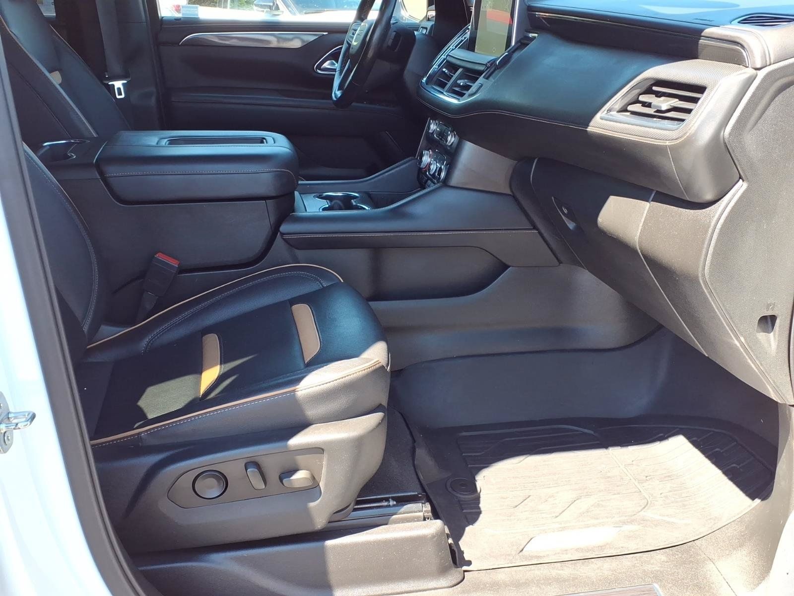 Used 2022 GMC Yukon XL AT4 AWD/4WD image 23