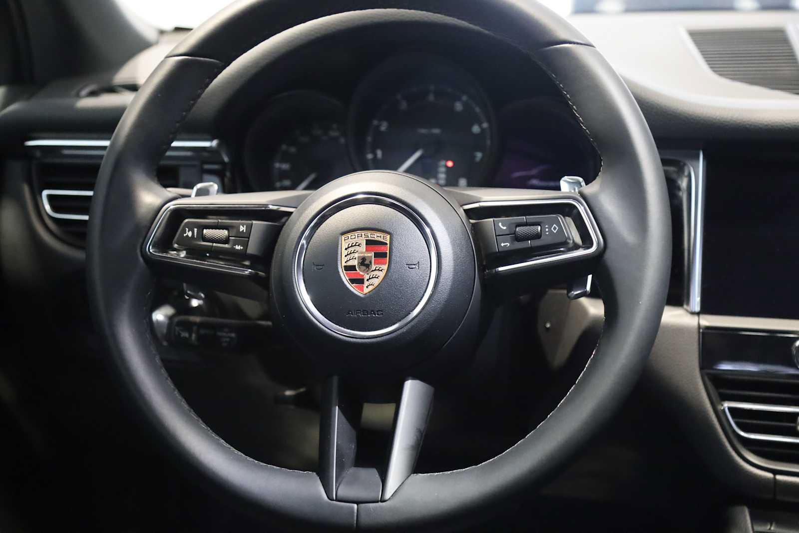Used 2026 Porsche Macan AWD/4WD image 20