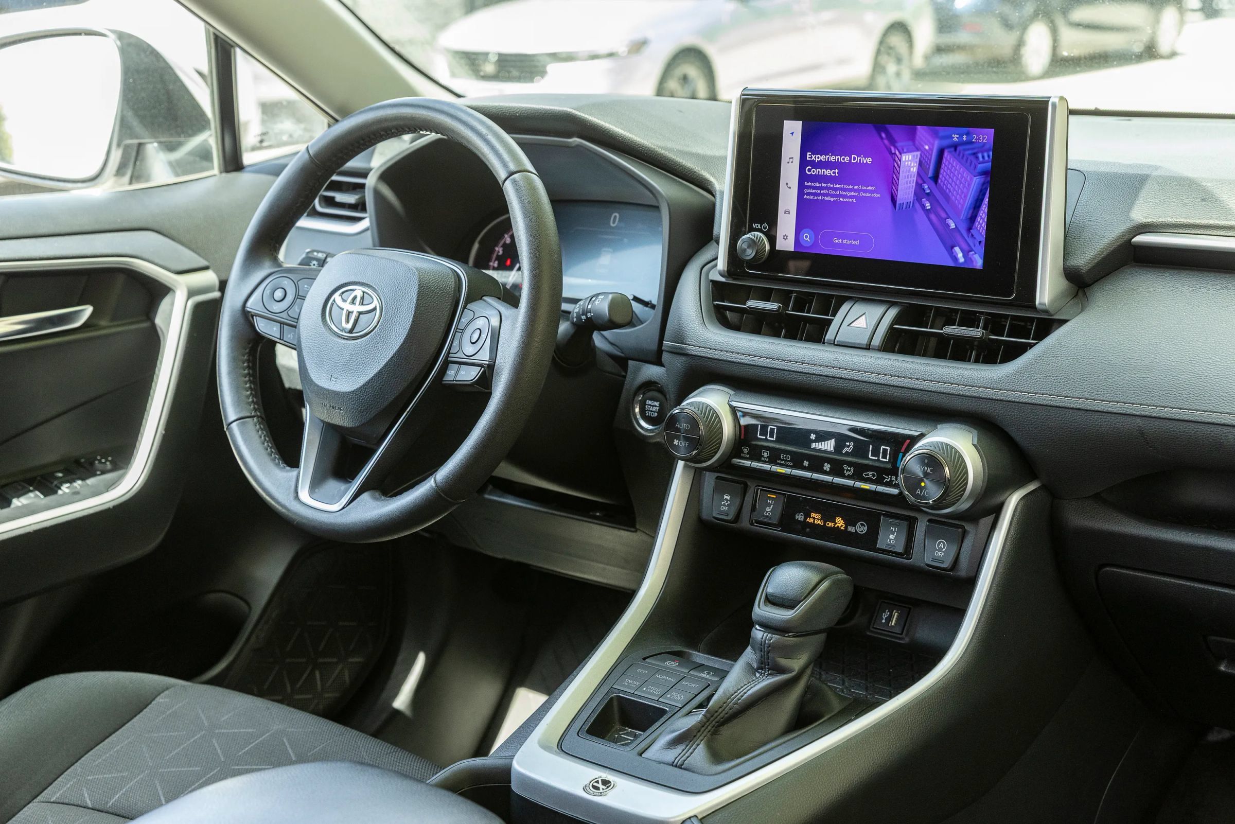 Used 2021 Toyota RAV4 XLE w/ XLE Grade Weather Package AWD/4WD image 31