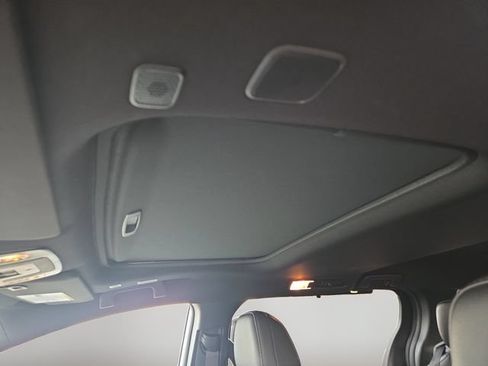 Used 2025 Toyota Sienna Platinum AWD/4WD image 12