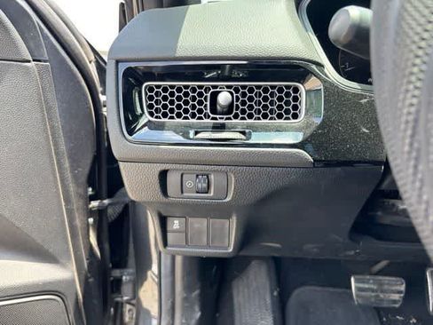 Used 2025 Honda Civic Sport image 10