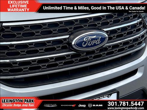 Used 2023 Ford Explorer XLT AWD/4WD image 32