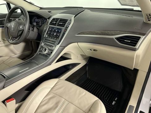 Used 2017 Lincoln MKZ Reserve FWD image 30