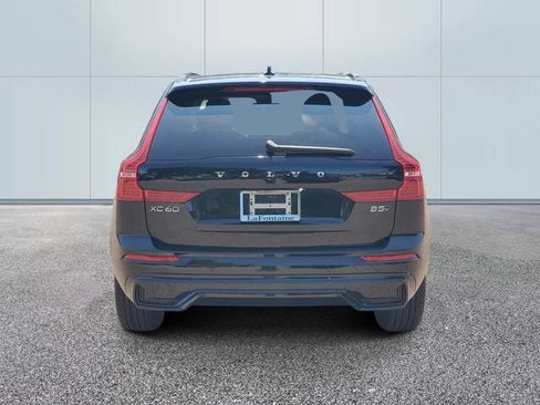 Certified 2025 Volvo XC60 B5 Core AWD/4WD image 5