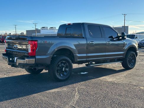 Used 2017 Ford F250 Lariat w/ Chrome Package image 8