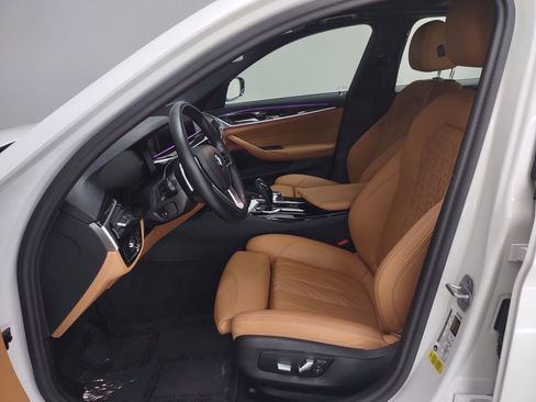 Certified 2023 BMW 530i 530i w/ Convenience Package image 3