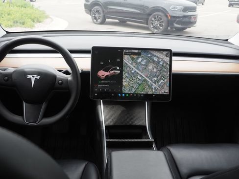 Used 2020 Tesla Model Y Performance AWD/4WD image 16