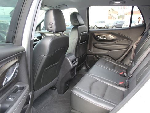 Used 2024 GMC Terrain SLT image 11