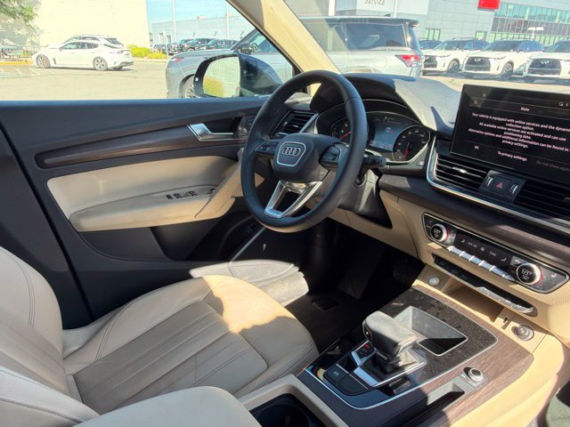 Used 2023 Audi Q5 2.0T Premium w/ Convenience Package AWD/4WD image 23