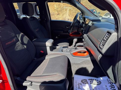 Used 2022 Nissan Frontier PRO-4X image 12