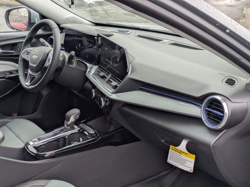 New 2026 Chevrolet Trax LT w/ Driver Confidence Package FWD image 21