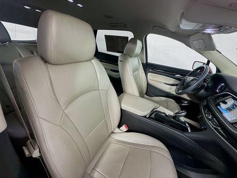 Used 2018 Buick Enclave Essence FWD image 27