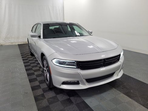 Used 2019 Dodge Charger SXT image 13