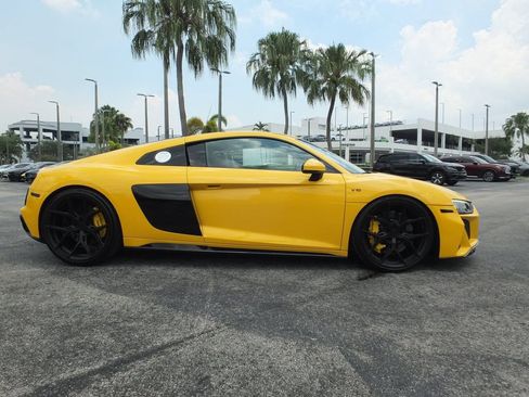 Used 2021 Audi R8 V10 w/ Premium Package RWD image 9