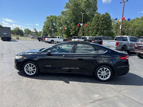Used 2019 Ford Fusion SE image 11