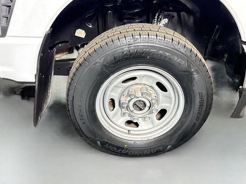 Used 2024 Ford F250 XL w/ 360-Degree Camera Package AWD/4WD image 30