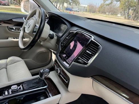 Used 2016 Volvo XC90 T6 Momentum w/ Momentum Plus Package image 37
