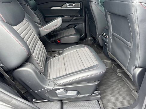 Used 2025 Ford Explorer ST-Line w/ Premium Package image 16