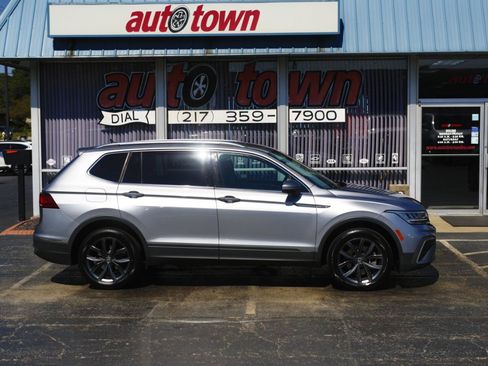 Used 2022 Volkswagen Tiguan SE FWD image 21