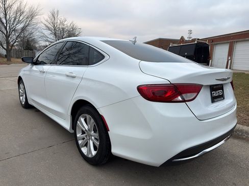 Used 2017 Chrysler 200 Limited Platinum image 9