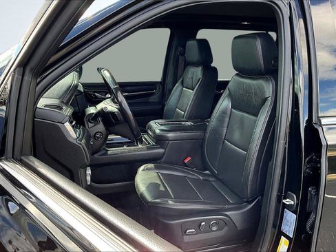 Used 2021 GMC Yukon XL Denali w/ Denali Premium Package image 26