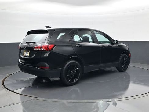 Used 2023 Chevrolet Equinox LS w/ Midnight Edition image 5