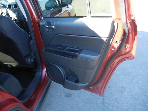 Used 2016 Jeep Compass Sport w/ Power Value Group image 22