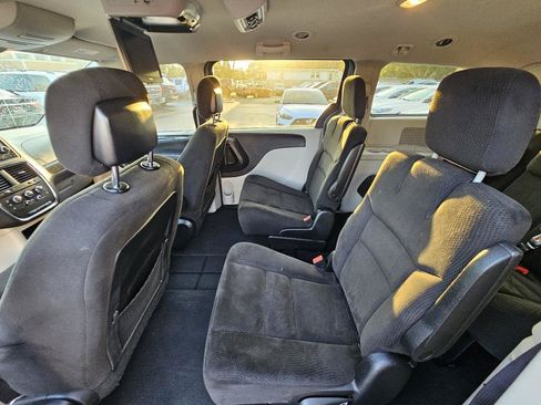Used 2015 Dodge Grand Caravan SE w/ Quick Order Package 29E SE FWD image 22