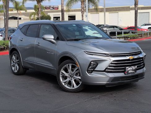 Used 2023 Chevrolet Blazer Premier w/ Driver Confidence II Package FWD image 2