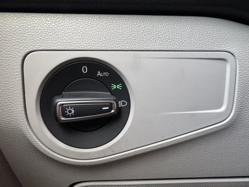 Used 2024 Volkswagen Tiguan SE R-Line image 27