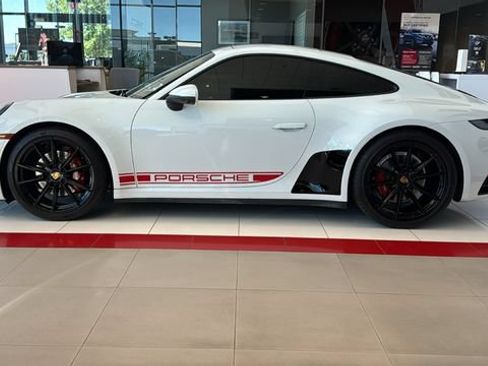 Used 2024 Porsche 911 Carrera RWD image 6