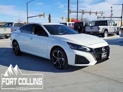 Used 2025 Nissan Altima 2.5 SR image 4