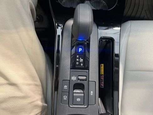 Used 2024 Toyota Prius Limited w/ Limited Premium Package FWD image 50