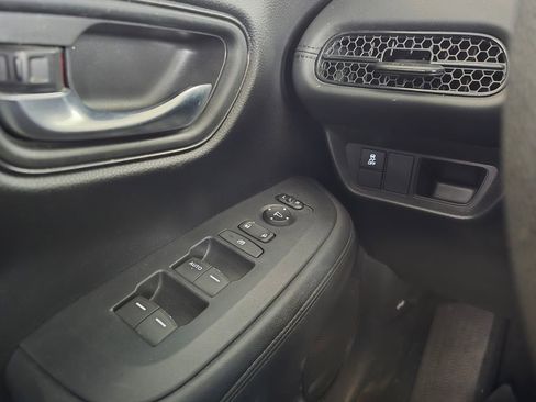 Used 2024 Honda HR-V LX image 13