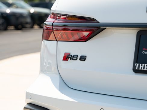 Certified 2025 Audi RS 6 performance AWD/4WD image 38