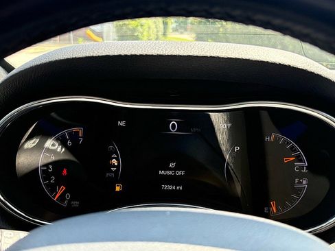 Used 2020 Jeep Grand Cherokee Limited image 17