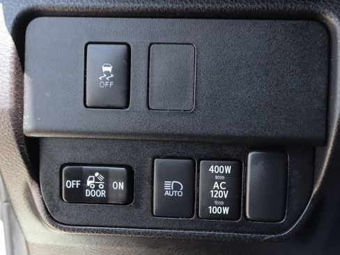 Used 2023 Toyota Tacoma TRD Off-Road AWD/4WD image 19